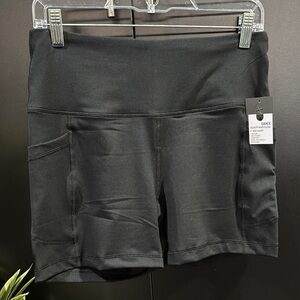 Velocity Grace Sculpt & Flow 5” bike short,high-rise,leg pockets,stretch,comfy